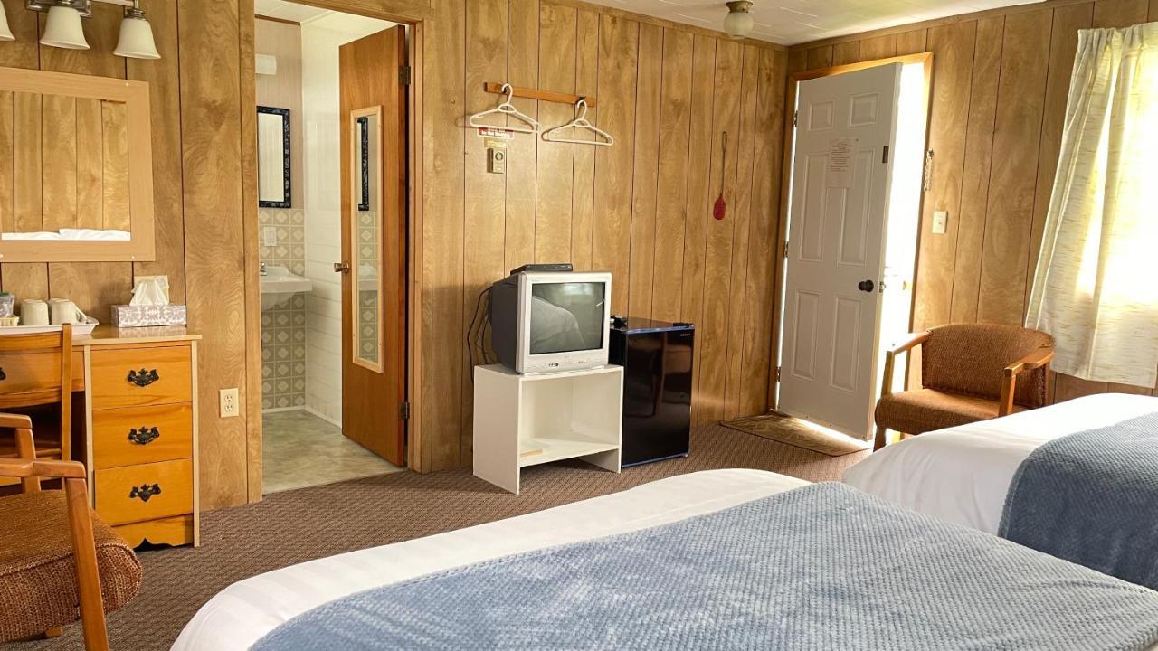 Rachel'S Motel And Cottages Surrey Exterior photo