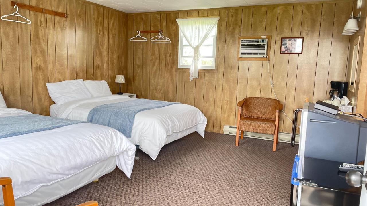 Rachel'S Motel And Cottages Surrey Exterior photo