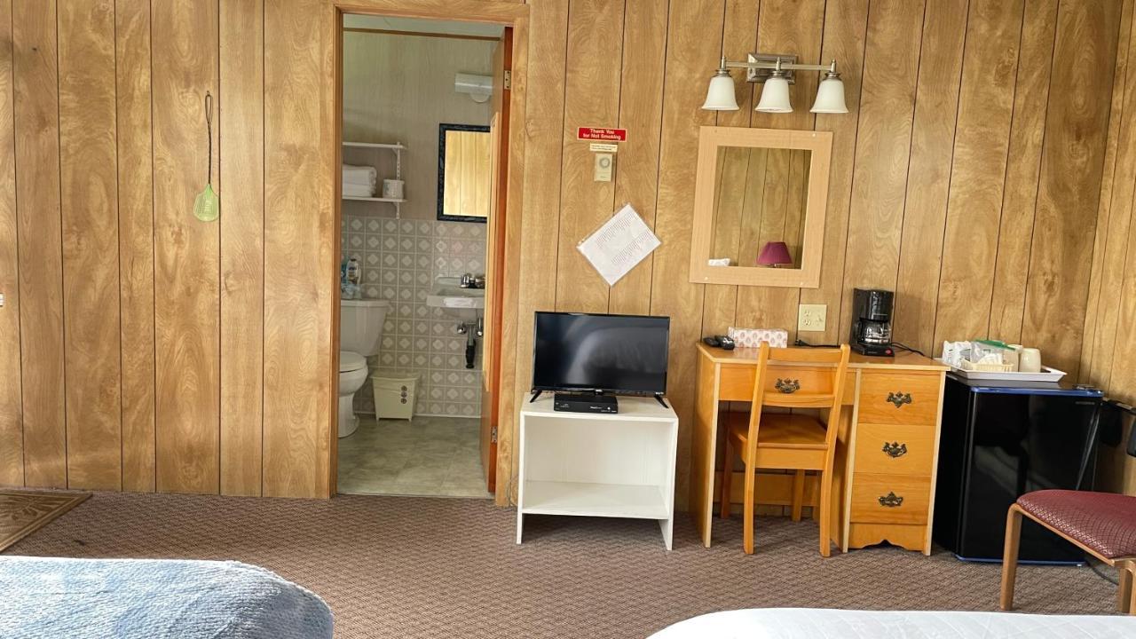 Rachel'S Motel And Cottages Surrey Exterior photo