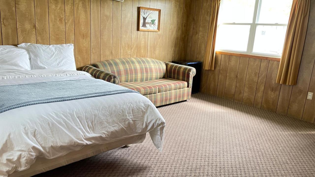 Rachel'S Motel And Cottages Surrey Exterior photo