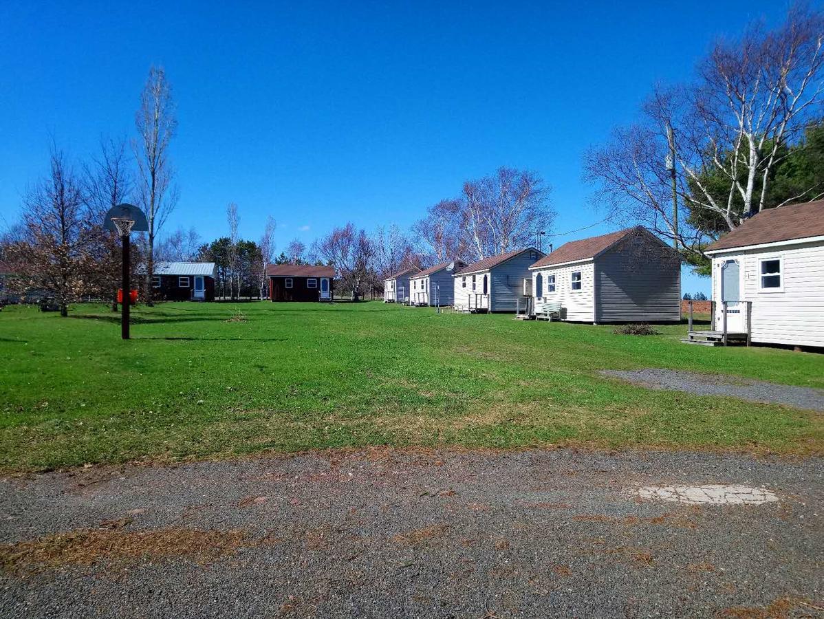 Rachel'S Motel And Cottages Surrey Exterior photo